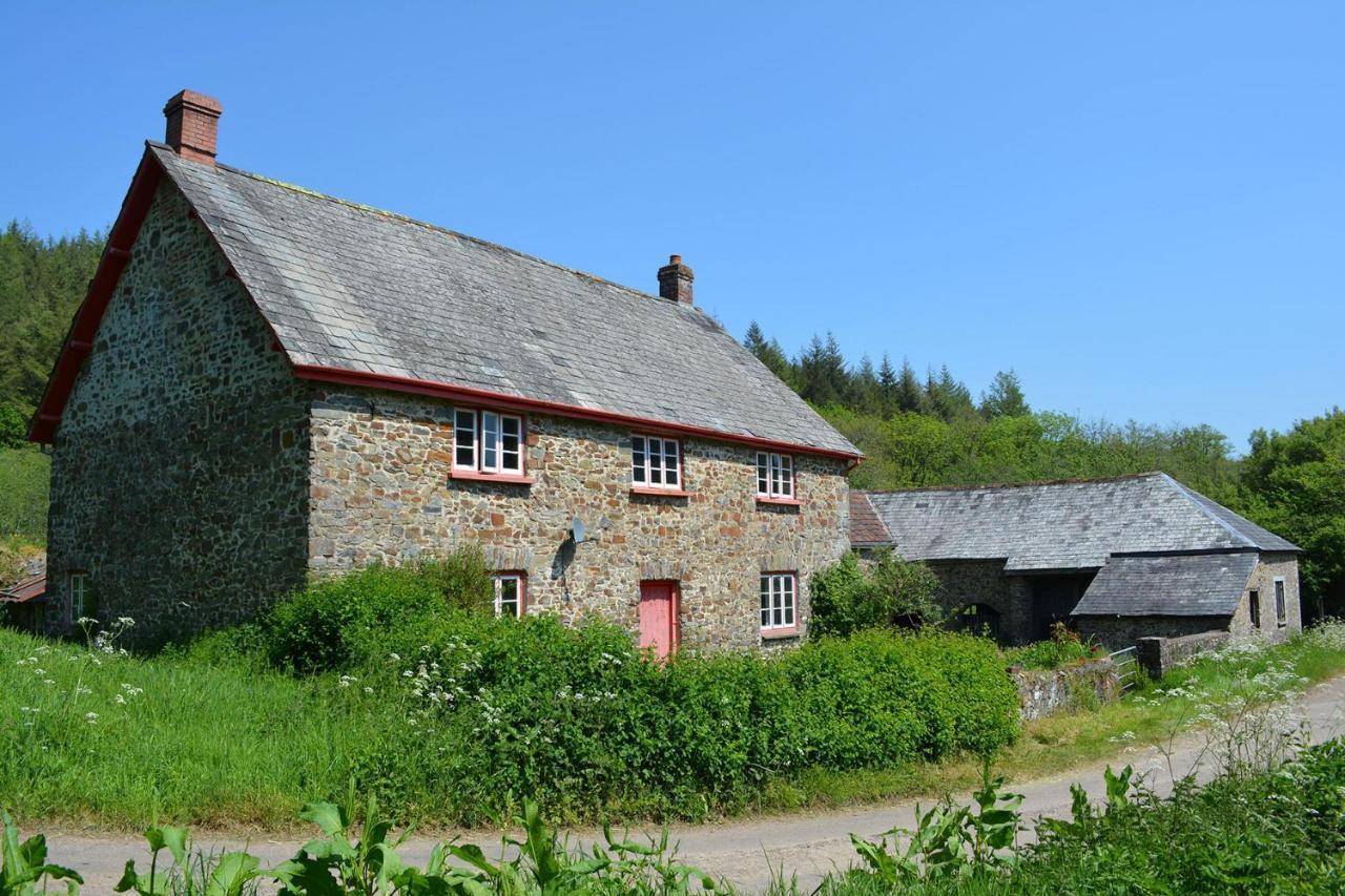 Отель Aldridge Mill Oakford Экстерьер фото
