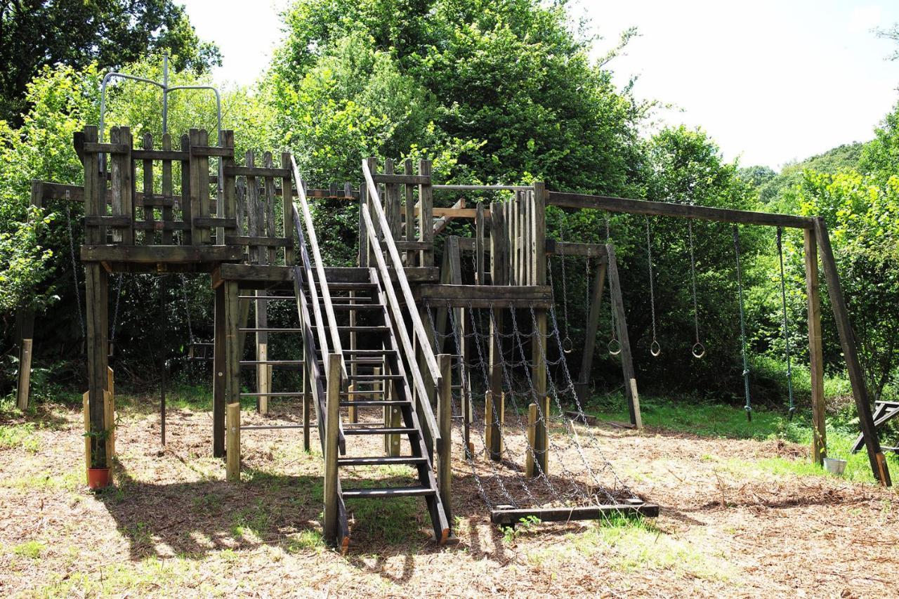 Отель Aldridge Mill Oakford Экстерьер фото